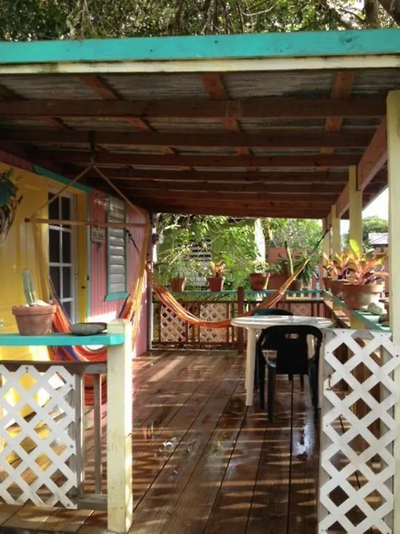 Naniqui Cottage - Only Adults -Parking Golf Car Only Кулебра